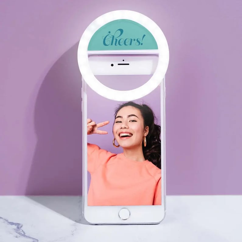 51a_OOHybrid_SelfieCellPhoneLight_HPG-jpg
